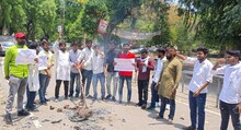 Allahabad University News: महिला असिस्टेंट प्रोफेसर के यौन उत्पीड़न आरोपियों को बर्खास्त करने की मांग, वारंट के बाद भी 3 प्रोफेसर्स कर रहे काम