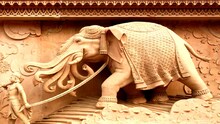Damoh News: पंचकल्याणक महोत्सव शुरू, बड़ी संख्या में जुटे जैन समुदाय के लाेग