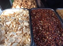 यह है ऋषिकेश की सबसे पहली नमकीन की दुकान, खाने के लिए लगती है लाइन