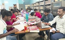 धनबाद का यह पुस्तकालय है आधुनिक सुविधाओं से लैस, रोजाना 170 स्टूडेंट्स करते हैं कंपटीशन की तैयारी