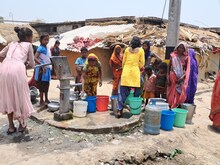 आजादी के 75 साल बाद भी पानी के लिए जद्दोजहद एक चापाकल भरोसे 150 से अधिक परिवार