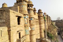 ग्वालियर दुर्ग के इन खूबसूरत महलों मे तलघर से जुड़ा है गहरा रहस्य, जानिए इसकी दर्दनाक कहानी