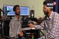 एक हाथ से गजब का पियानो बजाते हैं दिव्यांग प्रियम, संगीत संस्थान खोलने का सपना