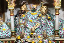 152 साल पुराने इस मंदिर में अपनी आठ सखियों के साथ विराजित हैं भगवान कृष्ण, जानिए मान्यता