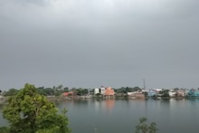 Weather Update : बदला मौसम का मिजाज, बूंदाबांदी से मौसम हुआ खुशनुमा, लोगों को भीषण गर्मी से मिली राहत