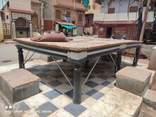 7 पाये वाले इस 8 फीट लंबे पाटे को देखने देश-दुनिया से आते हैं लोग