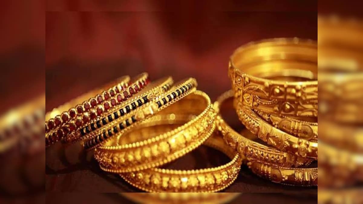 Meerut Gold Price: सोने की कीमत चढ़ी, चांदी पड़ी कमजोर, जानें आज की कीमत
