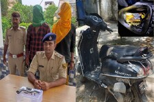 OMG: चोरी की स्कूटी में हथियार लेकर शिकार की तलाश में घूम रहे शातिर बदमाश!