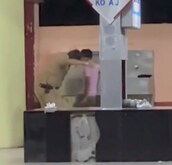 Viral Video: RPF कॉन्स्टेबल ने की 'डंडे से मरम्मत', हाथ में आया संस्पेंशन लेटर