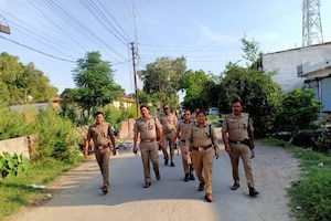 US Nagar News : CM के निर्देश के बाद पुलिस ने शुरू किया डोर टू डोर सत्यापन अभियान, 11 हजार लोगों का किया सत्यापन