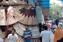 चांदनी चौक नहीं, दिल्‍ली के इस मार्केट में मिलते हैं सस्‍ते और डिजाइनर लहंगे, वैरायटी की भी भरमार