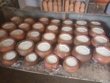 गोपालगंज की इस दुकान में मिलता है बेहद खास दही