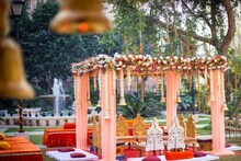 पश्चिम चम्पारण के इन मैरेज हॉल्स में मिलती है कम बजट में बेहतरीन सुविधा, देखें लिस्ट