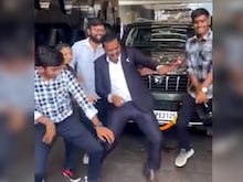 Scorpio N मिली तो नाच उठा परिवार, Video देख आनंद महिंद्रा खुद को नहीं रोक सके