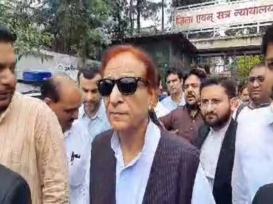 उत्तर प्रदेश में समाजवादी पार्टी के नेता आजम खान के लिए बड़ी राहत है. उन्हें हेट स्पीच के एक मामले में कोर्ट ने बरी कर दिया है. 