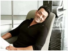 बेहद हैंडसम है बॉबी देओल का बेटा, लुक देख याद आती है दादा धर्मेंद्र की जवानी