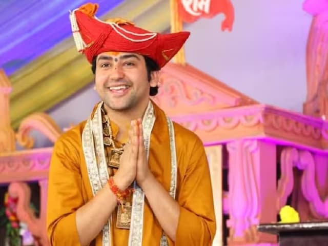 धीरेंद्र शास्त्री को रिसीव करने पहुंचे बीजेपी सांसद, शाम 4 बजे से लगेगा दरबार धीरेंद्र शास्त्री को रिसीव करने पहुंचे बीजेपी सांसद, शाम 4 बजे से लगेगा दरबार