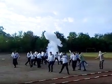 VIDEO: ट्रेनिंग ले रहा था जवान, ट्रैफिक पुलिस पर फेंक दिया टीयर बम, मची भगदड़