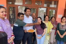 HP Board12th Class Results: माता-पिता टीचर, बहन CBSE टॉपर, Arts स्ट्रीम में तरनिजा ने किया टॉप