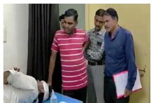 राजस्थान: टीचर ने की युवती से अश्लील हरकत, लोगों ने मुंह किया काला, पुलिस ने पहुंचाया अस्पताल