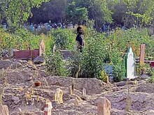 अगर मुस्लिम हैं और नशा करते हैं तो इस जिले के कब्रिस्तान में नहीं मिलेगी जगह