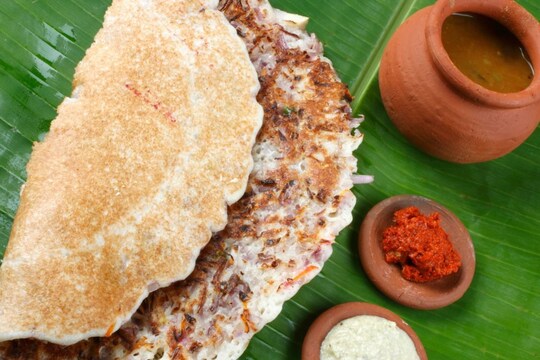 प्याज वाला डोसा रेसिपी (Onion Dosa Recipe). Image-Canva
