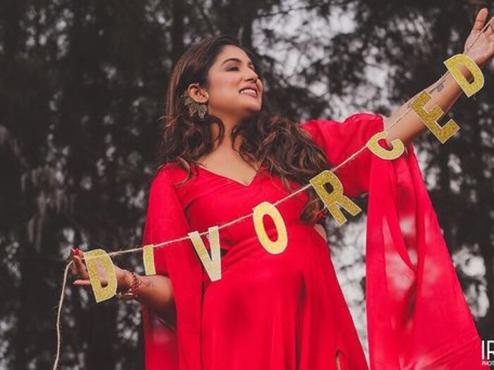 महिला ने पति से तलाक मिलने की खुशी में करवाया फोटोशूट, तस्वीरें सोशल मीडिया पर वायरल-Woman got photoshoot done in happiness of getting divorce from husband, pictures went viral on social media