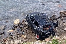 Shimla Car Accident: हिमाचल में हादसा, शिमला की पब्बर नदी में गिरी कार, 3 युवकों की मौत, 2 घायल