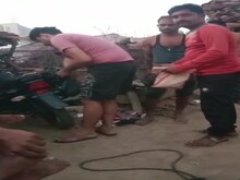 OMG : जलती चिता से लाश का नरमुंड चुरा ले गया युवक, बाइक पर रखकर घूमा