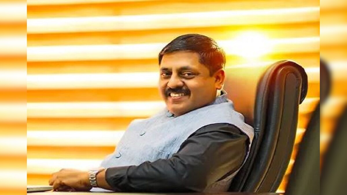 गजब! बॉस ने बांटा 30 करोड़ का इनाम, कर्मचारी नहीं पूरे परिवार का कर दिया इंक्रीमेंट, बीवी-बच्चे तक को मिले पैसे