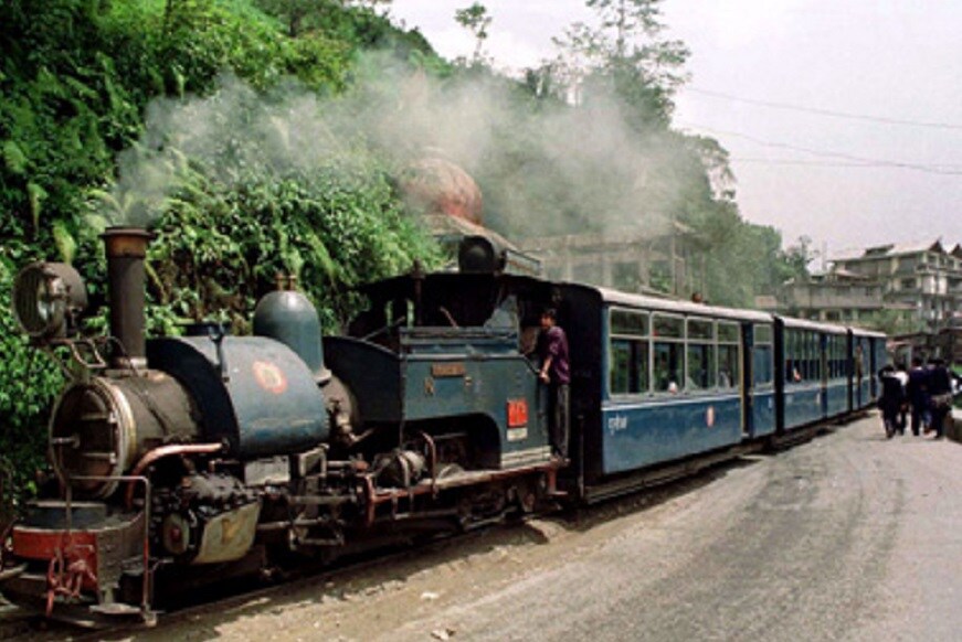 india's most beautiful railway route, pamban bridge, why pamban bridge is dangerous, darjeeling himalayan railway, darjeeling himalayan railway timetable, nilgiri mountain railway ooty, Matheran Hill Railway