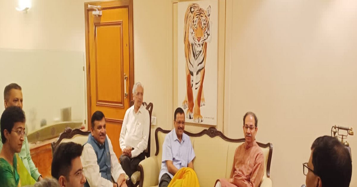 Uddhav Thackeray Arvind kejriwal