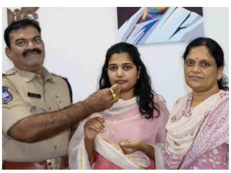 Uma Harathi N Age