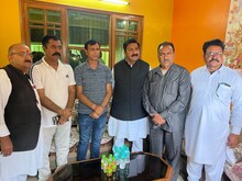 हिमाचलः घायल पत्रकार के घर पहुंचे डिप्टी CM, कवरेज के दौरान हुआ था हमला