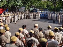 पहलवानों के समर्थन में राकेश टिकैत पहुंचे जंतर-मंतर, दिल्ली में कड़ी सुरक्षा