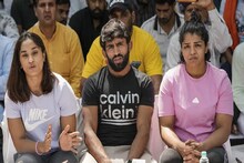Wrestler Protest: प्रदर्शनकारी पहलवानों के समर्थन में उतरीं 70 खाप पंचायतें, जंतर-मंतर पर कल करेंगी बड़ा ऐलान
