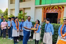 CBSE Topper's Story : कोई बनना चाहता है इंजीनियर तो कोई इकोनॉमिस्ट, जानें क्या बनना चाहते हैं सीबीएसई टॉपर्स