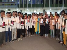 ऑन ड्यूटी डॉक्‍टर की मौत से उबाल, कैंडल मार्च निकालकर डॉक्‍टरों ने की ये मांंग