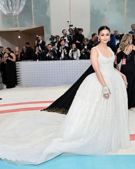 alia bhatt, priyanka chopra, met gala 2023, met gala 2023 photos, priyanka chopra outfit for met gala, alia bhatt outfit for met gala, alia bhatt met gala debut, met gala full details, where met gala is going on, met gala this year theme, fashion designer for alia bhatt outfit