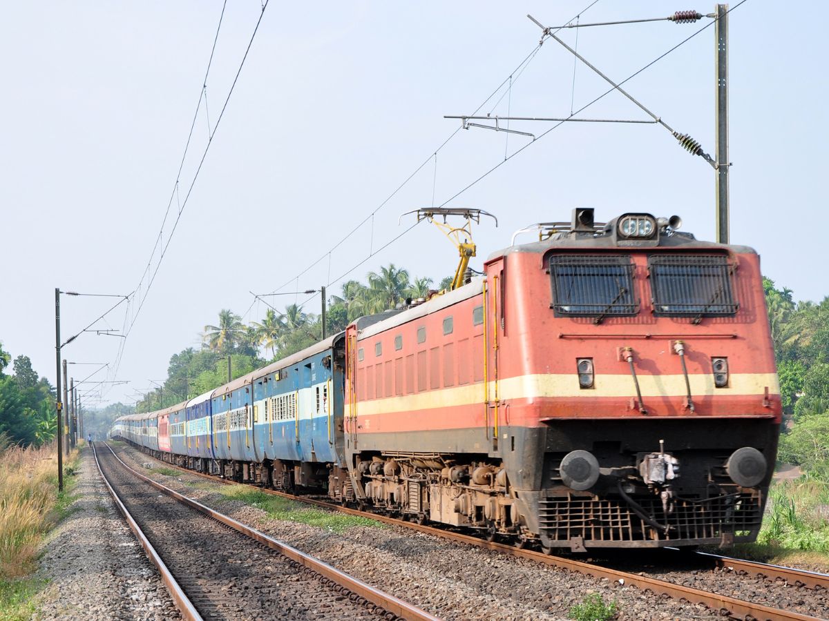 indian railway news, railwat stations, delhi-ncr railwat stations, narela railway stations, sabji mandi railway stations, modi government, railway ministry, मोदी सरकार, अमृत भारत योजना, रेलवे स्टेशन, दिल्ली एनसीआर, इंडियन रेलवे, दिल्ली डिवीजन, नरेला, सब्जी मंडी, मोदी नगर, फरीदाबाद, बल्लबगढ़, पलवल, शामली, सोनीपत, पटौदी रोड, मनसा, नरवाना, रोहतक, जींद, बहादुरगढ़, गोहना, indian raialway delhi ncr fivteen railway stations Narela Sabzi Mandi Modi Nagar Faridabad Ballabgarh Palwal Shamli Sonipat Rohtak will now restructured 