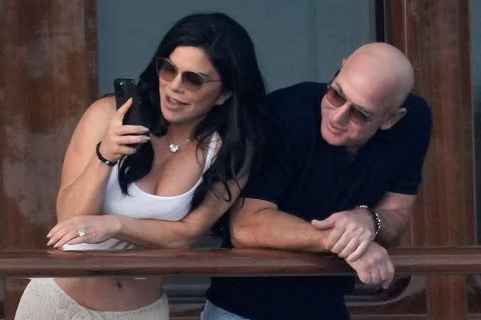 jeff bezos, amazon founder, wealthiest man on earth, wealthiest groom on earth, prenup, pre nupital agreement, divorce settlement, jeff bezos getting married, jeff bezos marriage