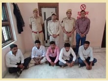 OMG: दंपति को चारपाई समेत उठा ले गए 5 अपहरणकर्ता, ग्रामीणों ने मचा दिया गदर