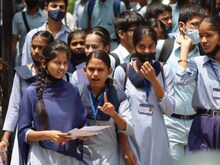 देखें एमपी बोर्ड 10वीं, 12वीं के टॉपर्स के नाम, जानें क्या क्या मिलेगा इनाम