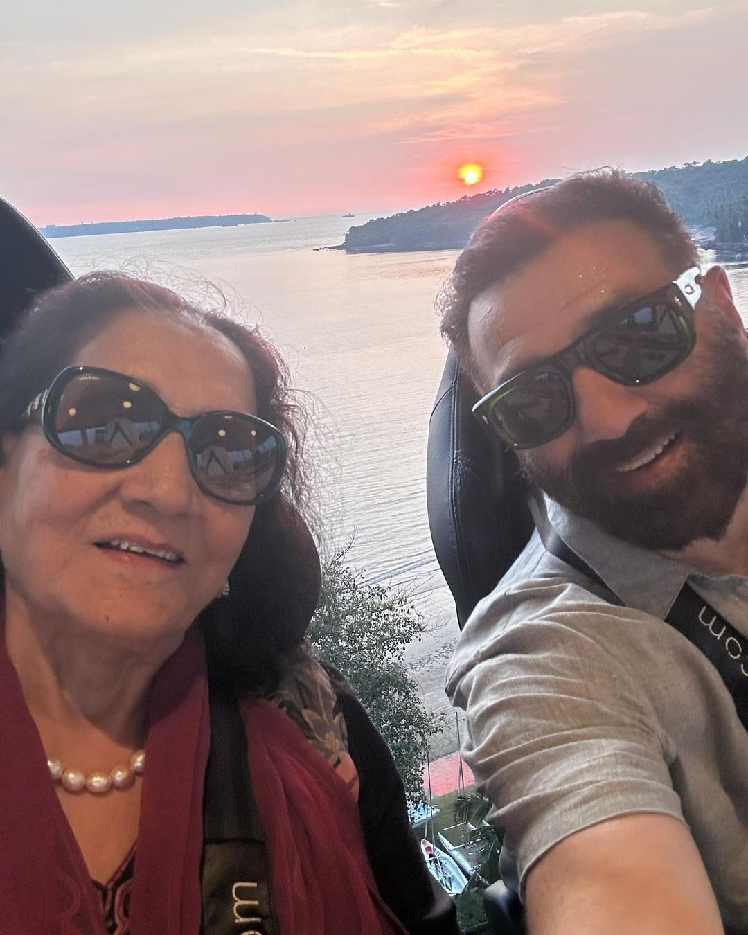 sunny deol, dharmendra, prakash kaur, hema malini, hema malini and prakash kaur, dharmendra and prakash kaur, dharmendra praksh kaur marriage date, dharmendra hema malini marriage date, dharmendra children, why dharmendra left prakash kaur, sunny deol releation with hema malini, sunny deol with prakash kaur, karan deol marriage, bollywood latest news, sunny deol on mothers day