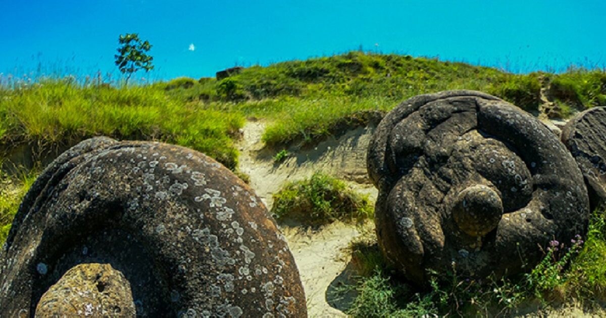 रोमानिया के एक गांव में पत्थर भी बच्चे पैदा करते हैं-वैज्ञानिकों ने भी ...