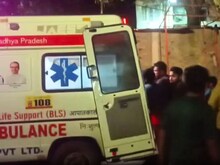 मोबाइल उठाने ट्रेक पर गया शख्स, इधर ऊपर से चल दी ट्रेन, फिर मौत जीती या जिंदगी