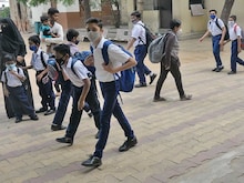 School Education: चिलचिलाती गर्मी से बंद हुए स्कूल, बच्चों को मिली राहत