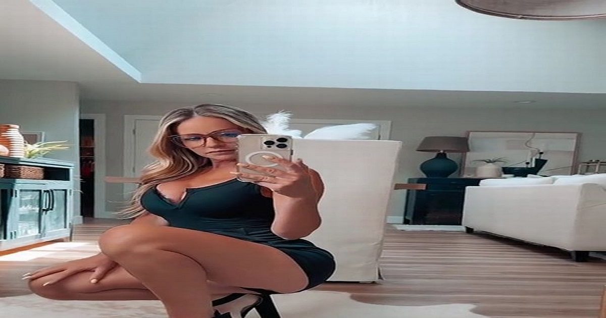woman dates father son 1