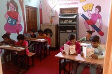 मोबाइल के दौर में गांवों में किताब घर, बच्चे पढ़ रहे कॉमिक्स व चंदा मामा