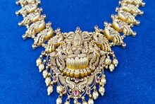 Traditional Marathi Jewellery: शादी में पहनें मराठी ज्वैलरी, ये डिजाइन आपकी खूबसूरती में लगाएंगे चार चांद